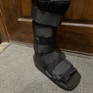 DH Offloading Walker Boot LARGE